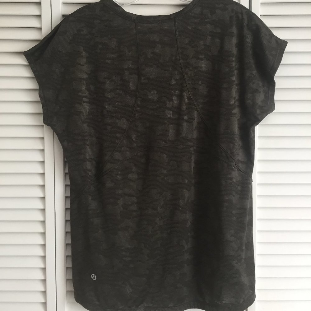 SOLD Lululemon Outrun The Heat shirt fits sz 8/10 - Picture 3 of 5
